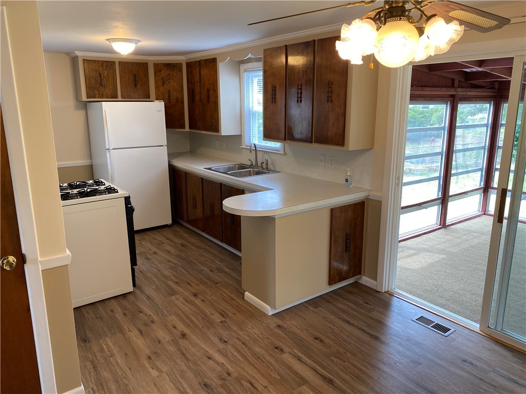 9 Quarry Road Warwick, RI 02889 - Photo 8 of 24 Gallery Image 8