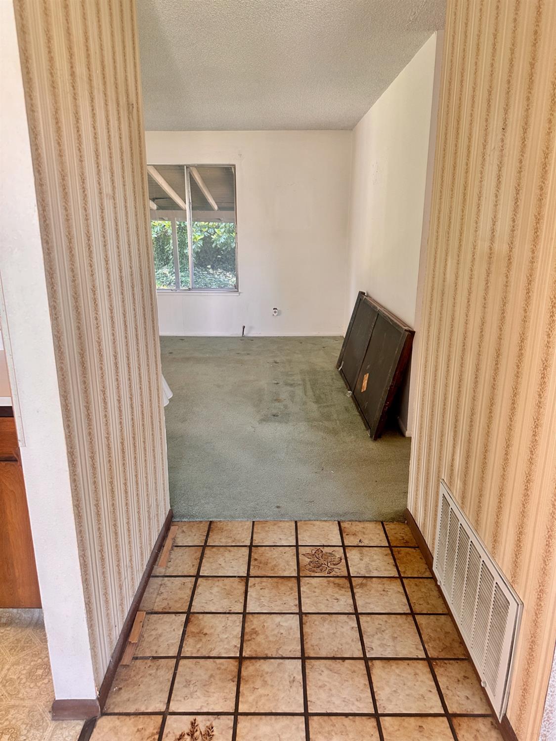 3207 Terry Way Carmichael, CA 95608 - Photo 3 of 36 a view of a window and an empty room