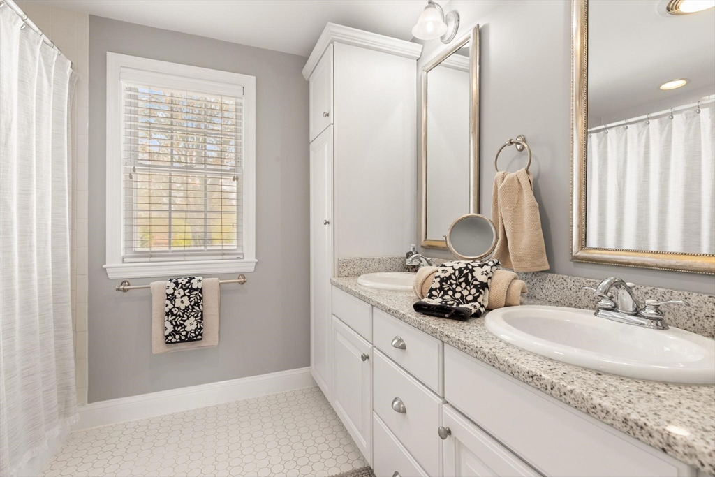 82 Orange Street Reading, MA 01867 - Photo 26 of 32