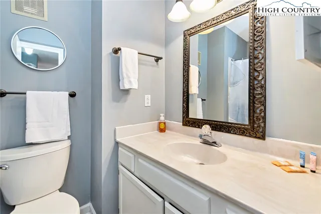 $196,900 | 301 Pinnacle Inn Road, Unit 4313, Beech Mountain, NC 28604