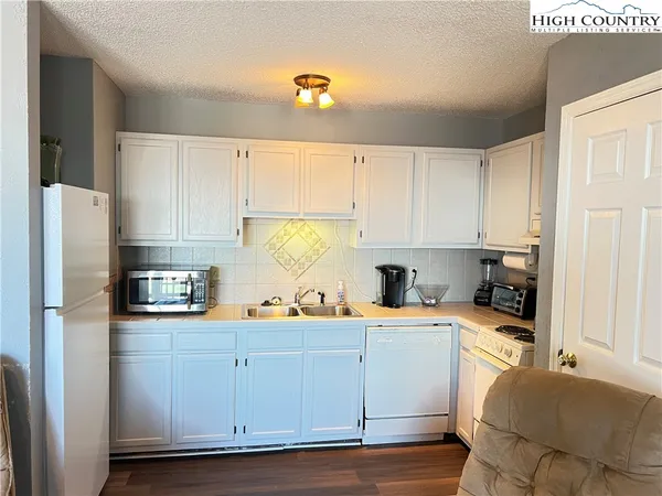 $189,000 | 301 Pinnacle Inn Road, Unit 4313, Beech Mountain, NC 28604