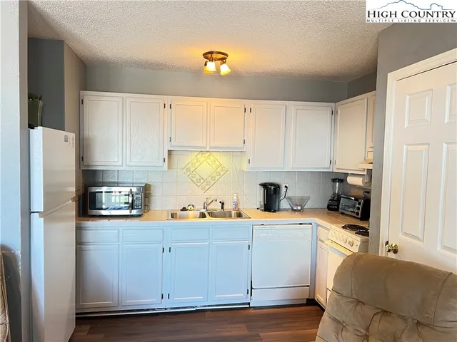 $196,900 | 301 Pinnacle Inn Road, Unit 4313, Beech Mountain, NC 28604