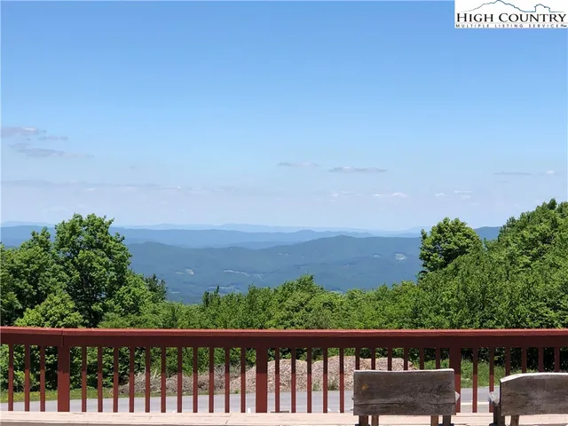 $196,900 | 301 Pinnacle Inn Road, Unit 4313, Beech Mountain, NC 28604