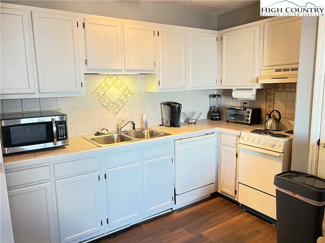 $196,900 | 301 Pinnacle Inn Road, Unit 4313, Beech Mountain, NC 28604