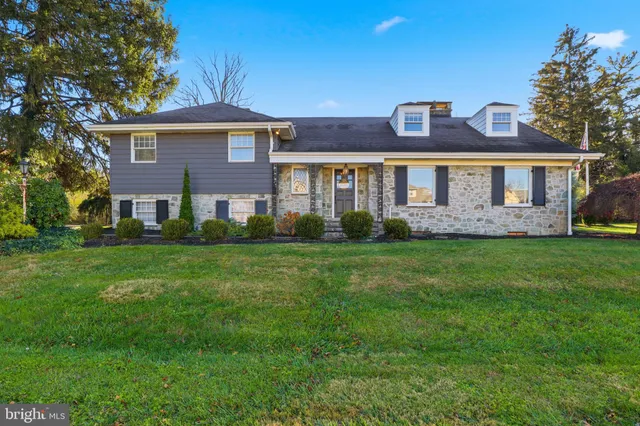 $585,000 | 1000 Smallbrook Lane, York, PA 17403