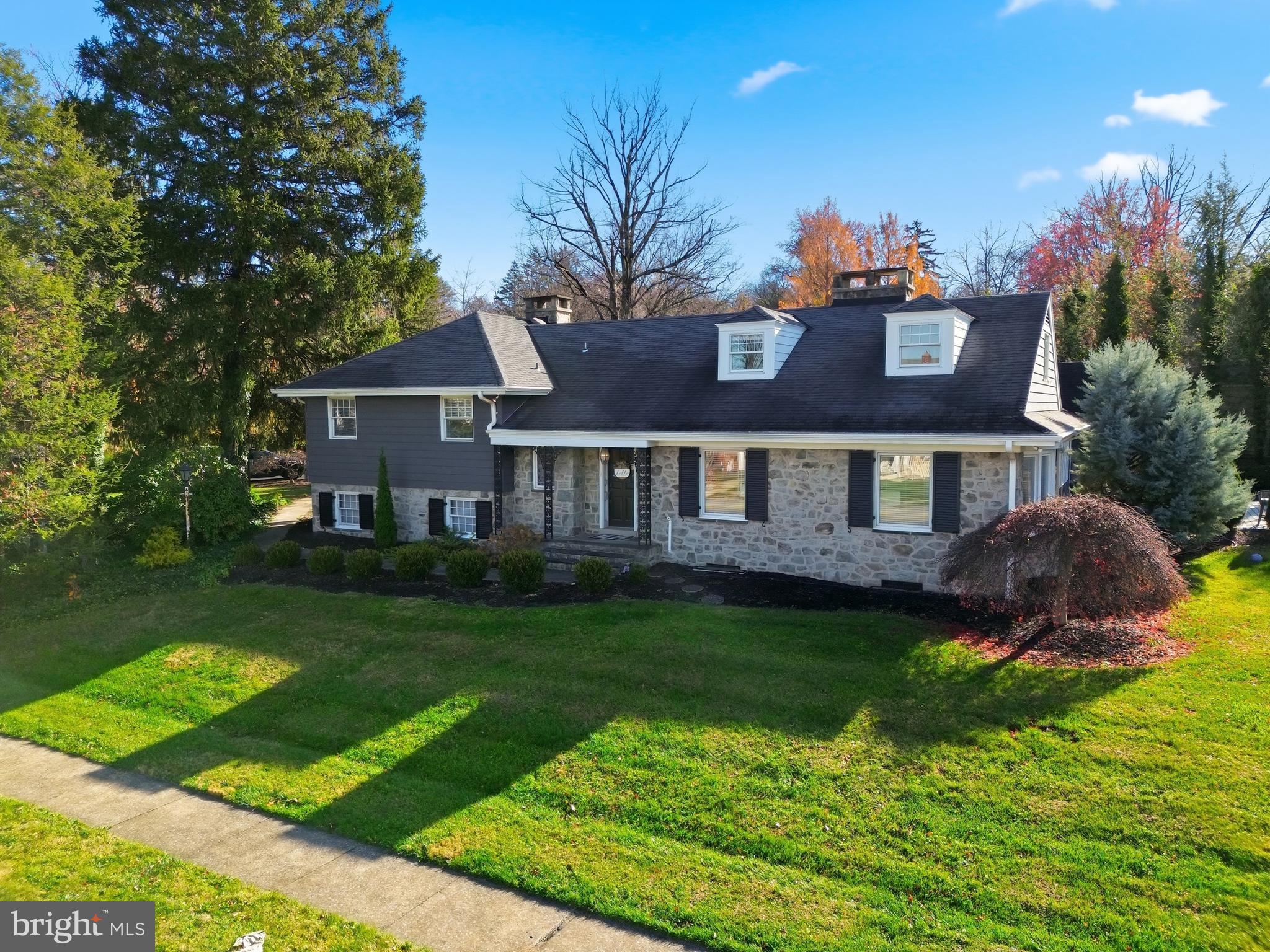 1000 Smallbrook Lane York, PA 17403 - Photo 68 of 84 a front view of a house with a garden