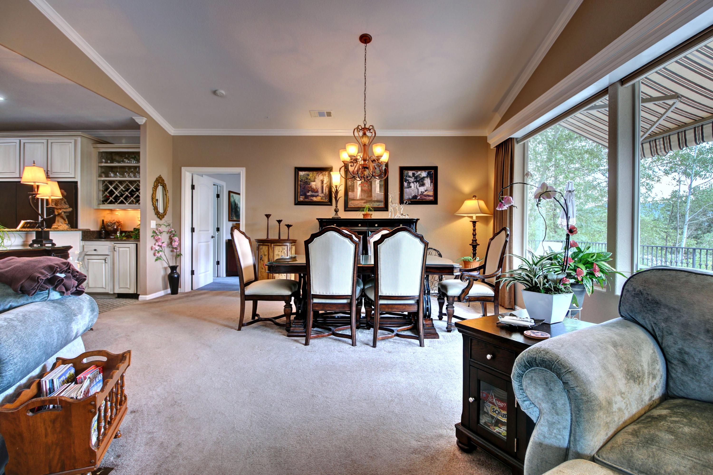 100 Springbrook Drive Grants Pass, OR 97527 - Photo 13 of 57 Dining area