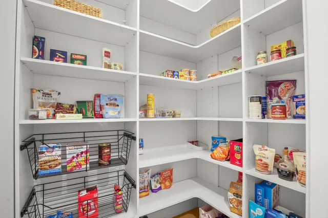 $2,244,900 | 7303 Brookside Village, Bloomfield Hills, MI 48301