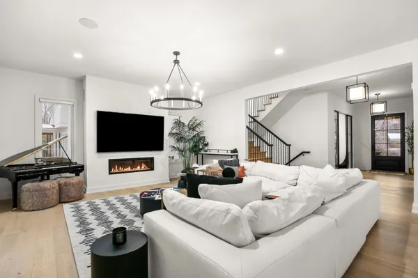 $2,144,900 | 7303 Brookside Village, Bloomfield Hills, MI 48301