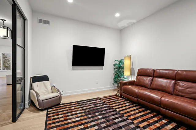 $2,244,900 | 7303 Brookside Village, Bloomfield Hills, MI 48301