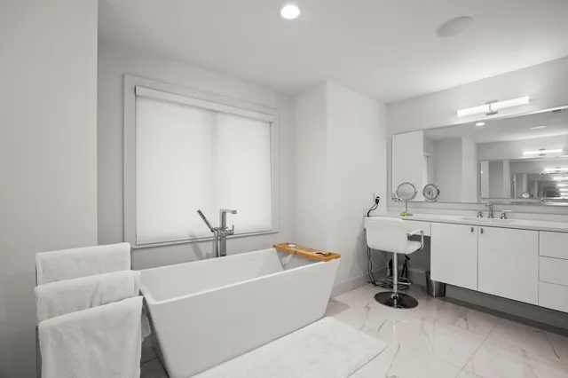 $2,244,900 | 7303 Brookside Village, Bloomfield Hills, MI 48301