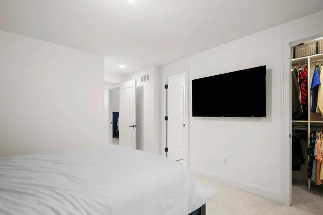 $2,244,900 | 7303 Brookside Village, Bloomfield Hills, MI 48301