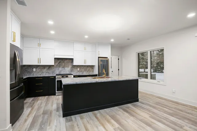 $2,244,900 | 7303 Brookside Village, Bloomfield Hills, MI 48301