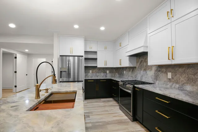 $2,244,900 | 7303 Brookside Village, Bloomfield Hills, MI 48301