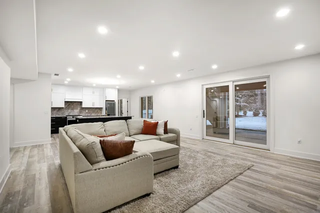 $2,244,900 | 7303 Brookside Village, Bloomfield Hills, MI 48301