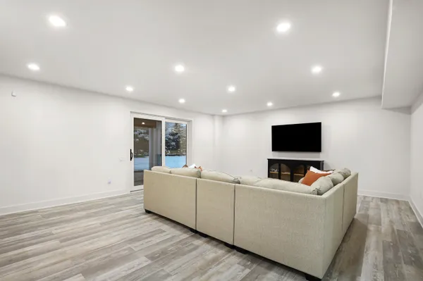 $2,144,900 | 7303 Brookside Village, Bloomfield Hills, MI 48301