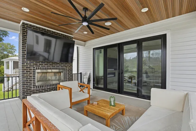 $2,244,900 | 7303 Brookside Village, Bloomfield Hills, MI 48301