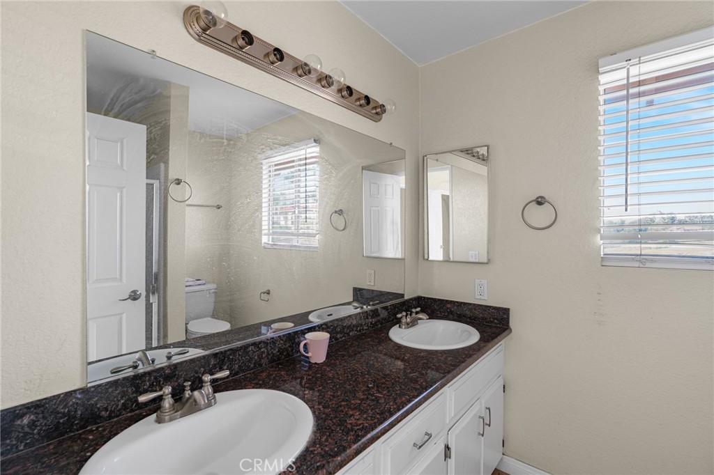 12285 Road Runner Riverside Ca Riverside, CA 92503 - Photo 18 of 31