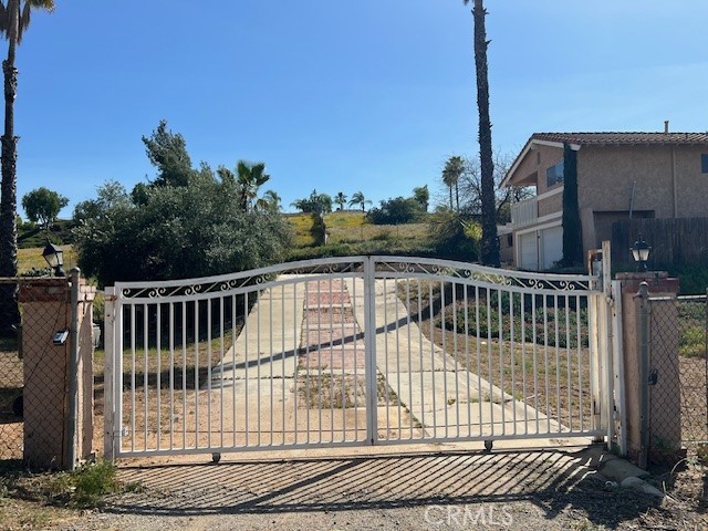 12285 Road Runner Riverside Ca Riverside, CA 92503 - Photo 23 of 31