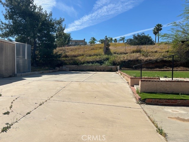 12285 Road Runner Riverside Ca Riverside, CA 92503 - Photo 24 of 31