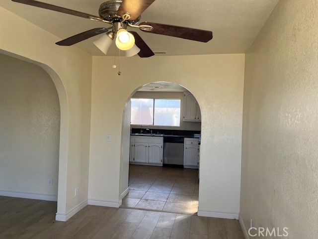 12285 Road Runner Riverside Ca Riverside, CA 92503 - Photo 10 of 31