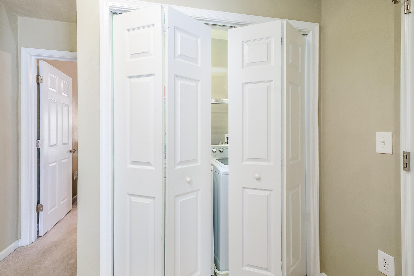 8717 Little Hoop Road Roanoke, VA 24019 - Photo 18 of 31 a view of a elevator