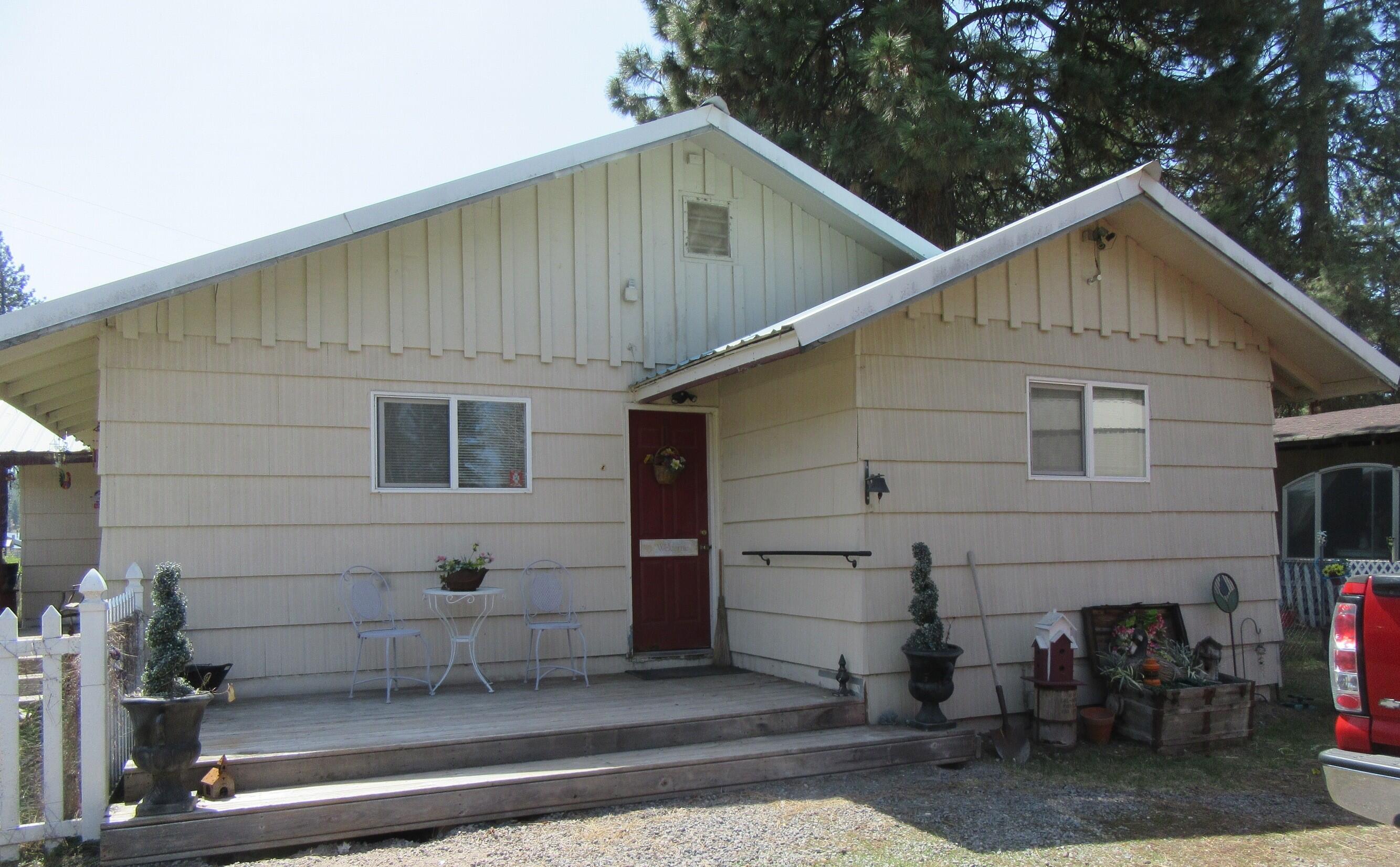 610 Applegate Avenue Chiloquin, OR 97624 - Photo 2 of 28 Main Entrance to home