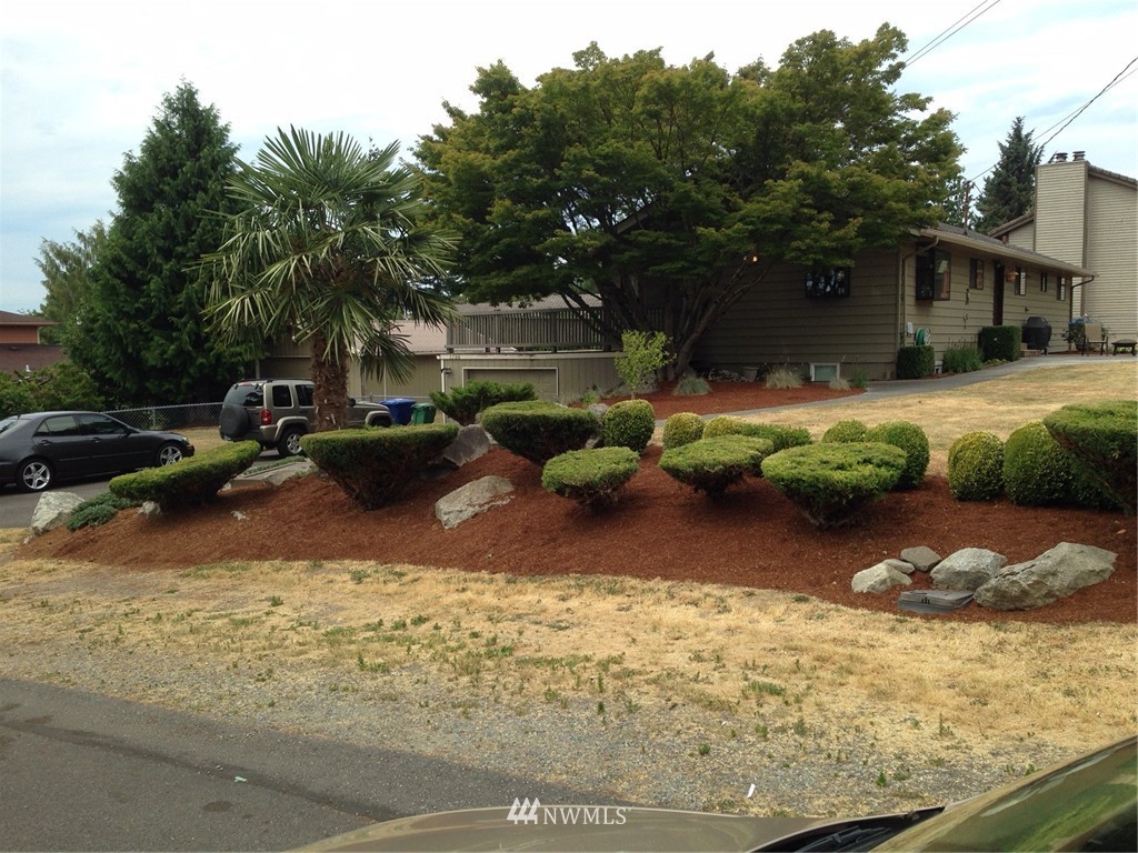 1724 Northeast 14th Street Renton, WA 98056 - Photo 1 of 21