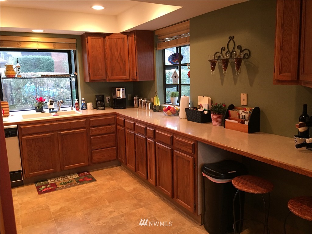 1724 Northeast 14th Street Renton, WA 98056 - Photo 11 of 21