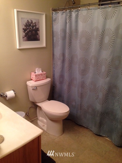1724 Northeast 14th Street Renton, WA 98056 - Photo 14 of 21