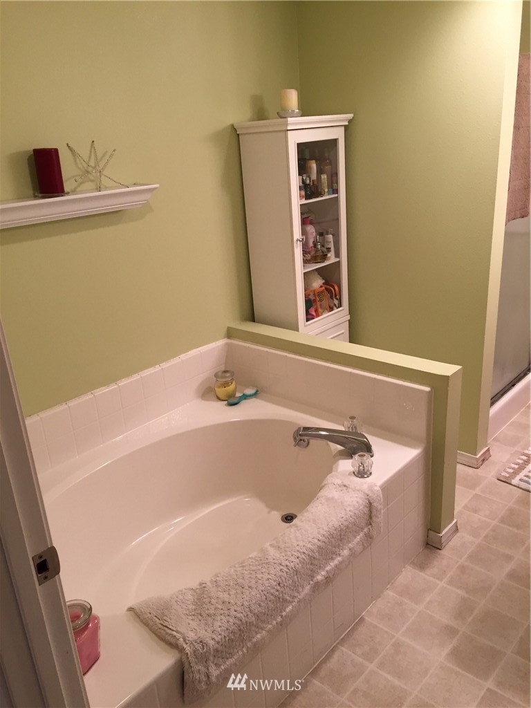 1724 Northeast 14th Street Renton, WA 98056 - Photo 15 of 21