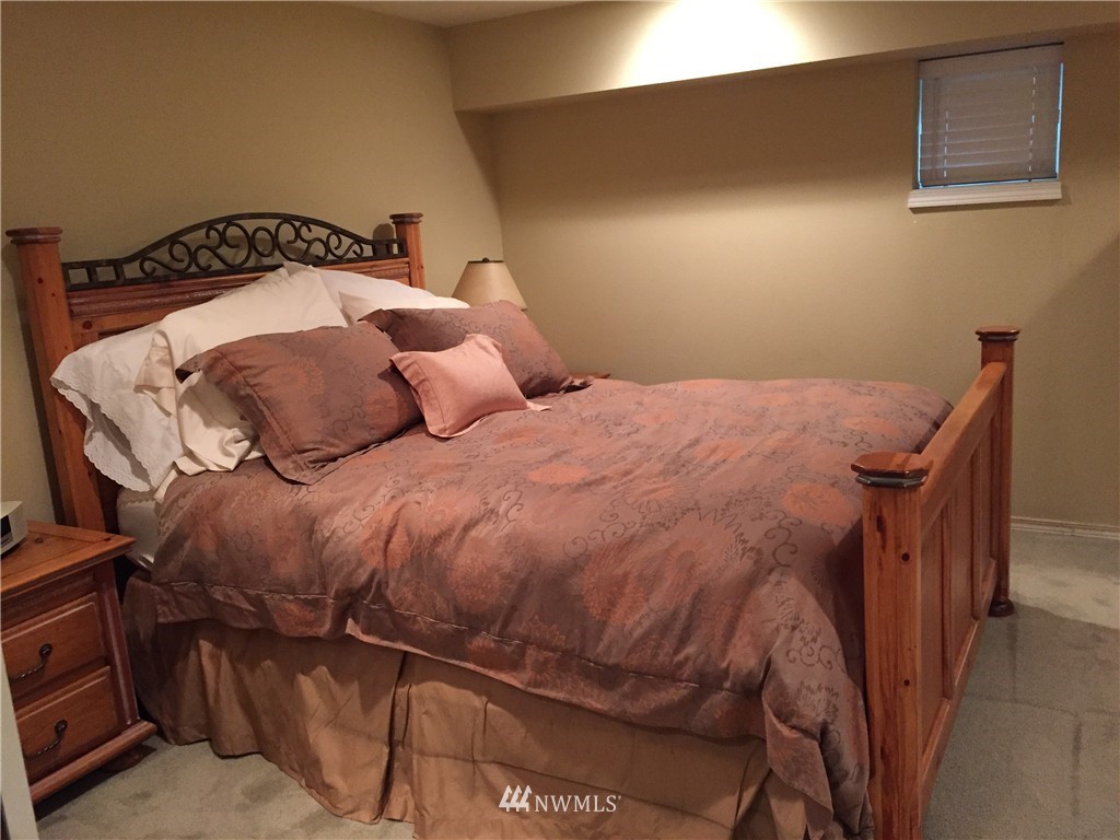 1724 Northeast 14th Street Renton, WA 98056 - Photo 17 of 21