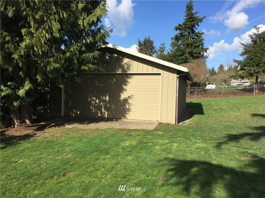 1724 Northeast 14th Street Renton, WA 98056 - Photo 5 of 21