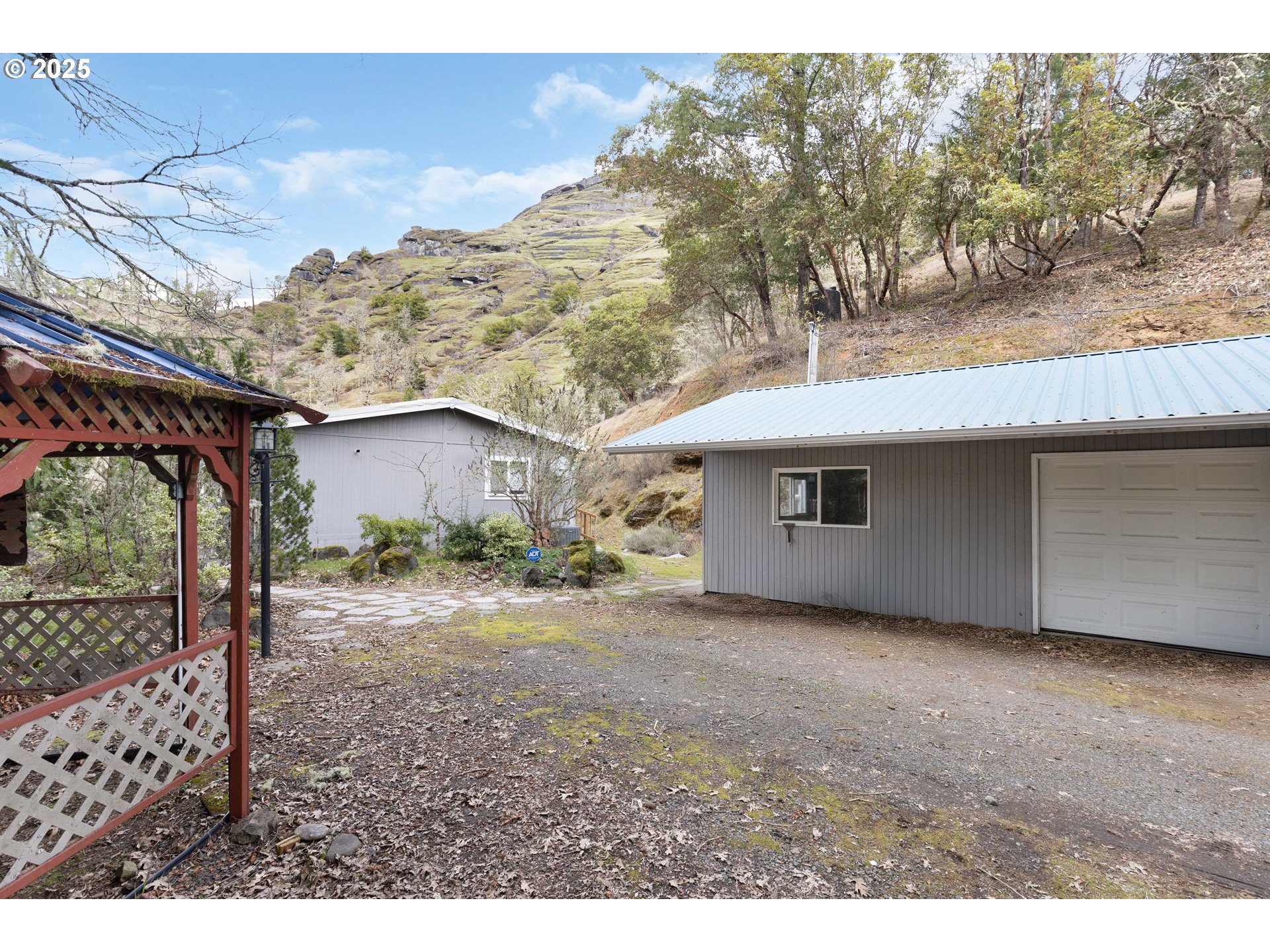 2721 Reston Road Roseburg, OR 97471 - Photo 21 of 47