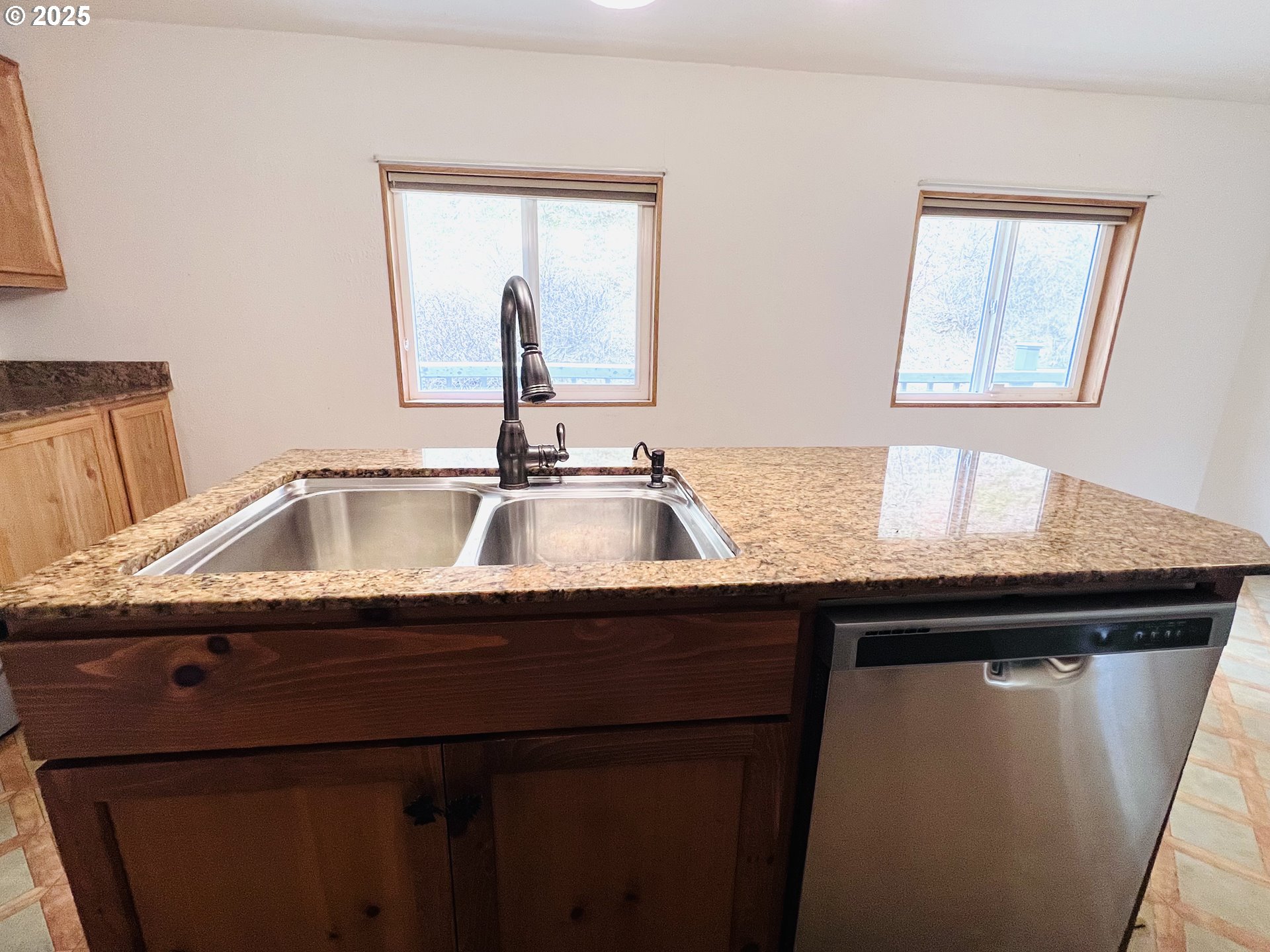 2721 Reston Road Roseburg, OR 97471 - Photo 34 of 47