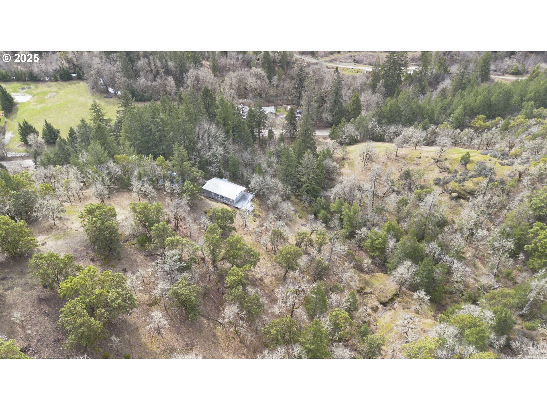 2721 Reston Road Roseburg, OR 97471 - Photo 9 of 47