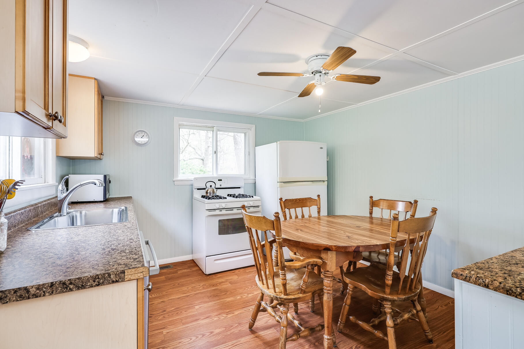85 Boreen Road Eastham, MA 02642 - Photo 31 of 73 85 Kitchen