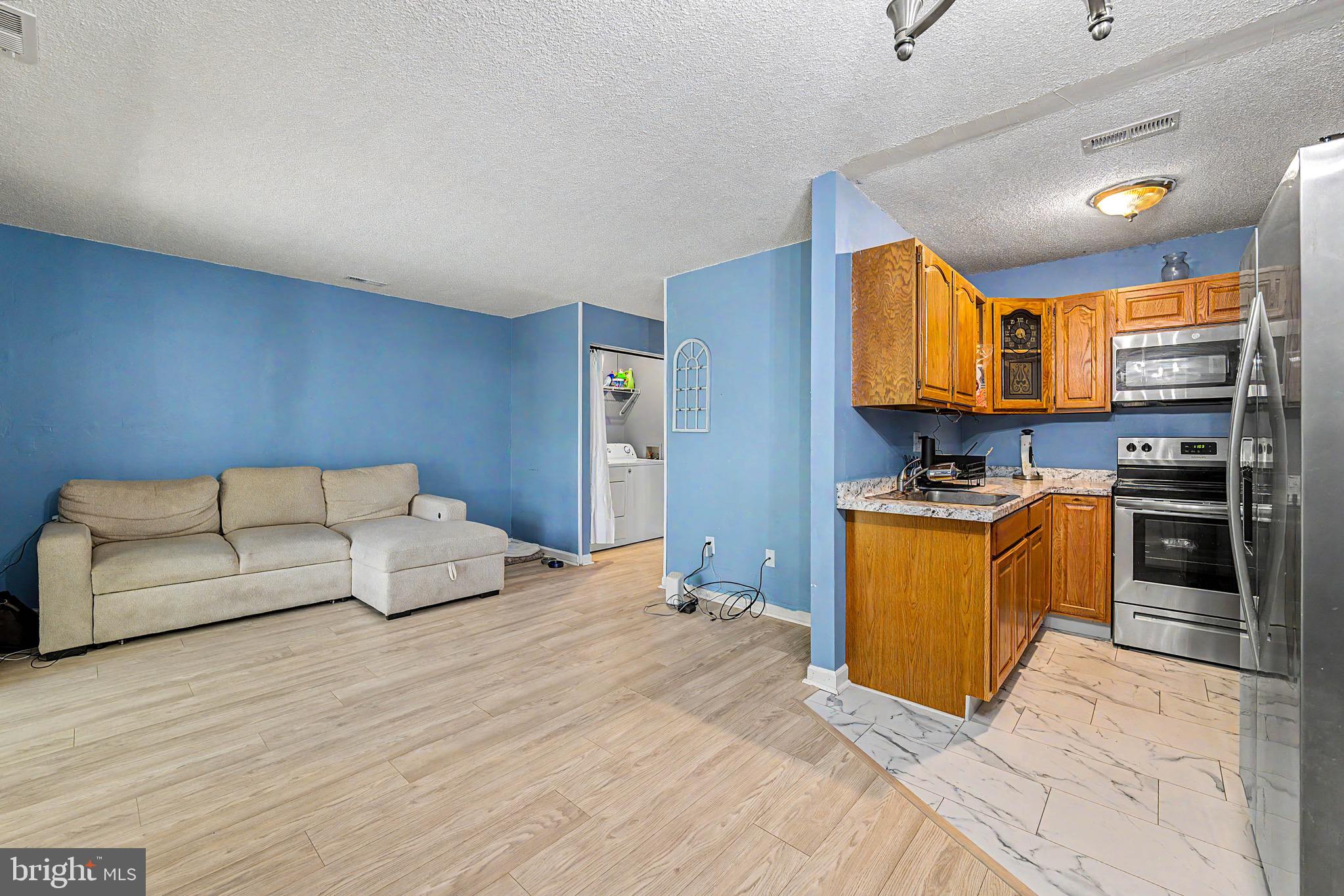 13 Stratton Court Absecon, NJ 08205 - Photo 2 of 17