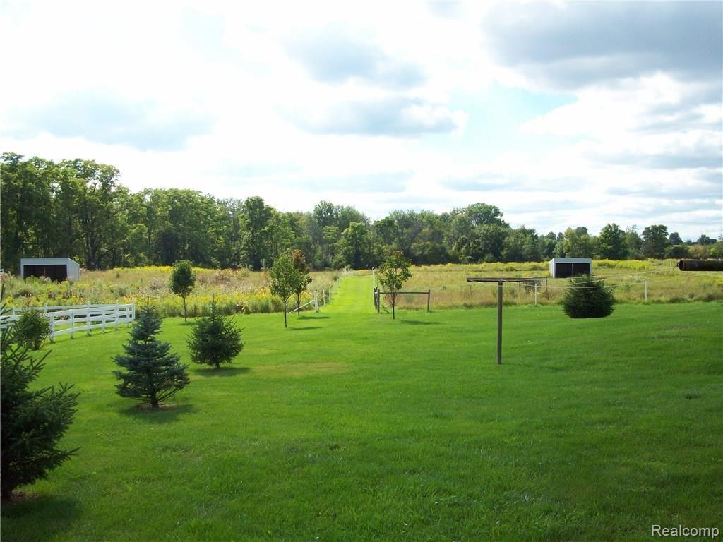 4394 Atlas Road Davison, MI 48423 - Photo 18 of 46 100_1516.JPG
