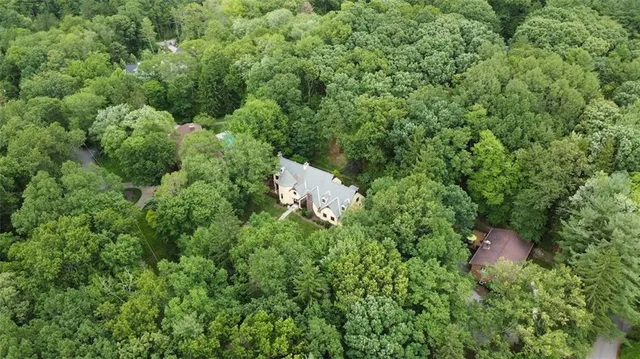 $1,200,000 | 613 Lincoln Road, Bradford Woods, PA 15015