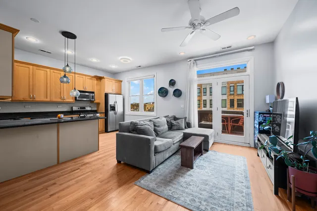 $339,000 | 4700 North Western Avenue, Unit 4B, Chicago, IL 60625