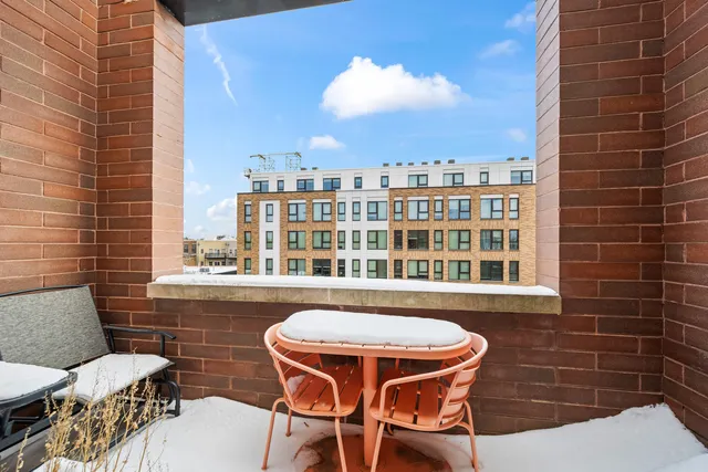 $339,000 | 4700 North Western Avenue, Unit 4B, Chicago, IL 60625