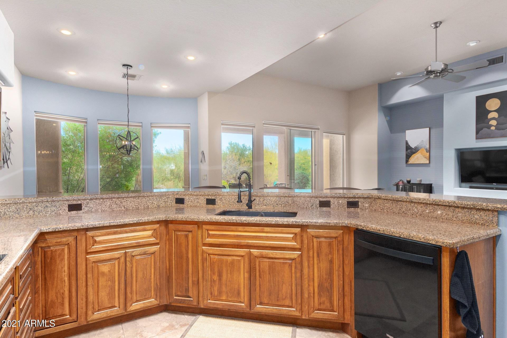27929 North Quail Spring Road Rio Verde, AZ 85263 - Photo 10 of 37 Maple cabinets