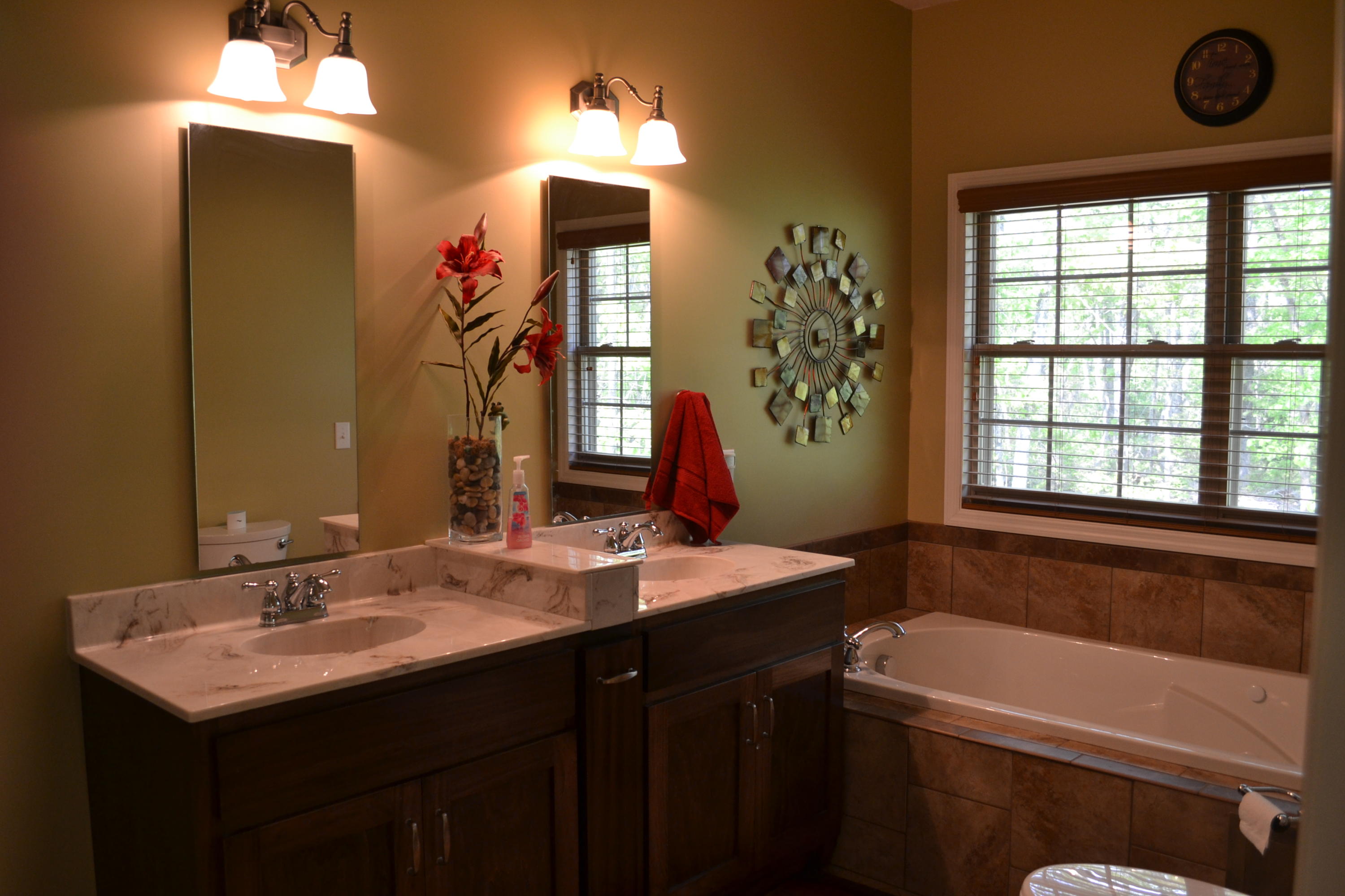 328 East Cove Road Monterey, TN 38574 - Photo 14 of 35 14 Master bath