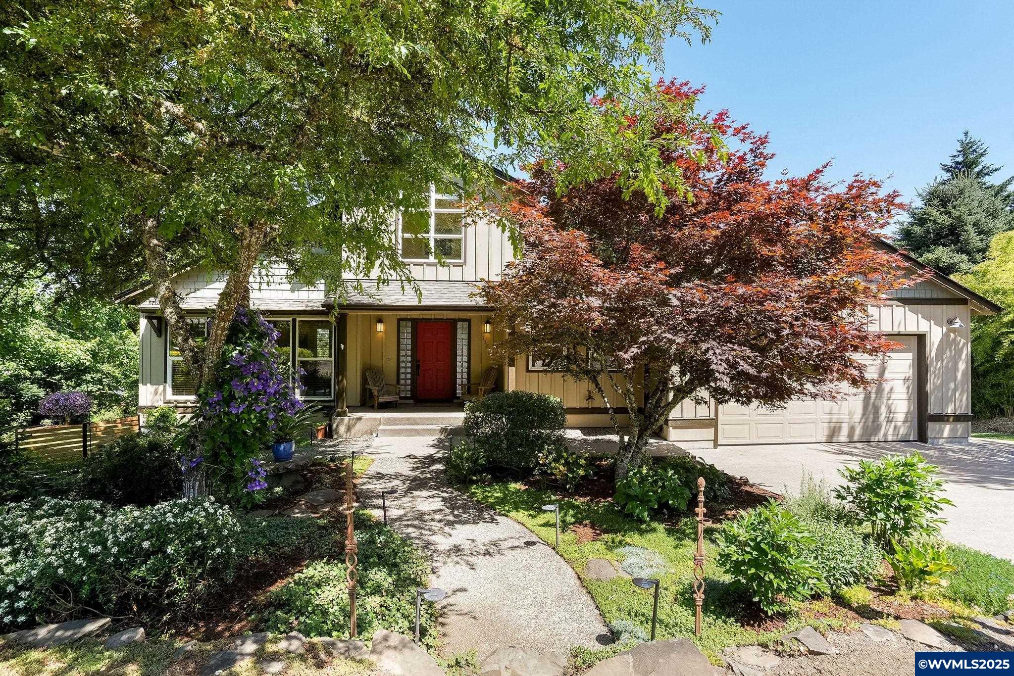 3381 Crest Loop Albany, OR 97321 - Photo 1 of 1 a front view of a house with garden