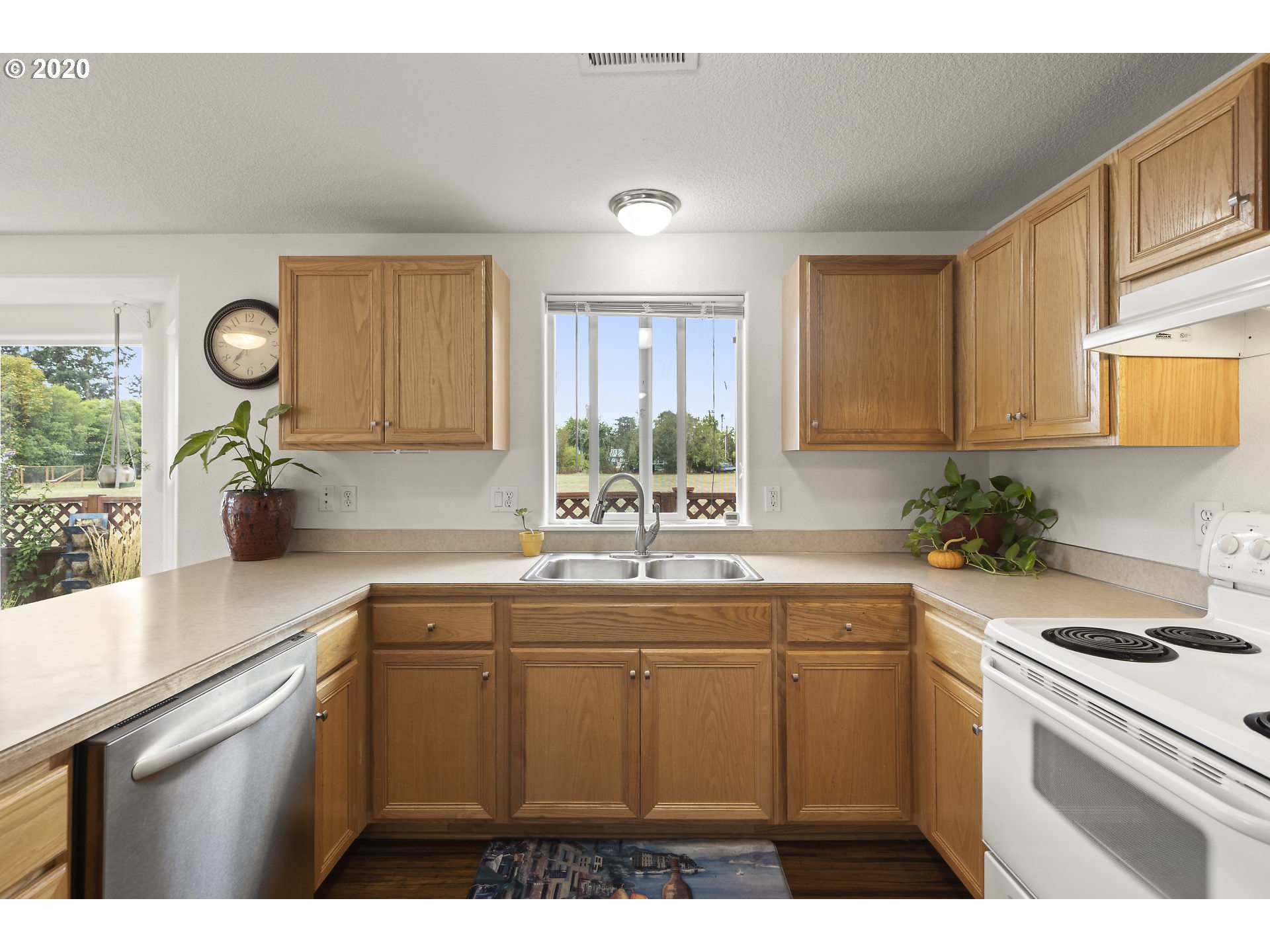 11010 Rees Street Northeast Donald, OR 97020 - Photo 10 of 30