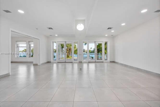 621 North Mashta Drive Key Biscayne, FL 33149 - Photo 7 of 34