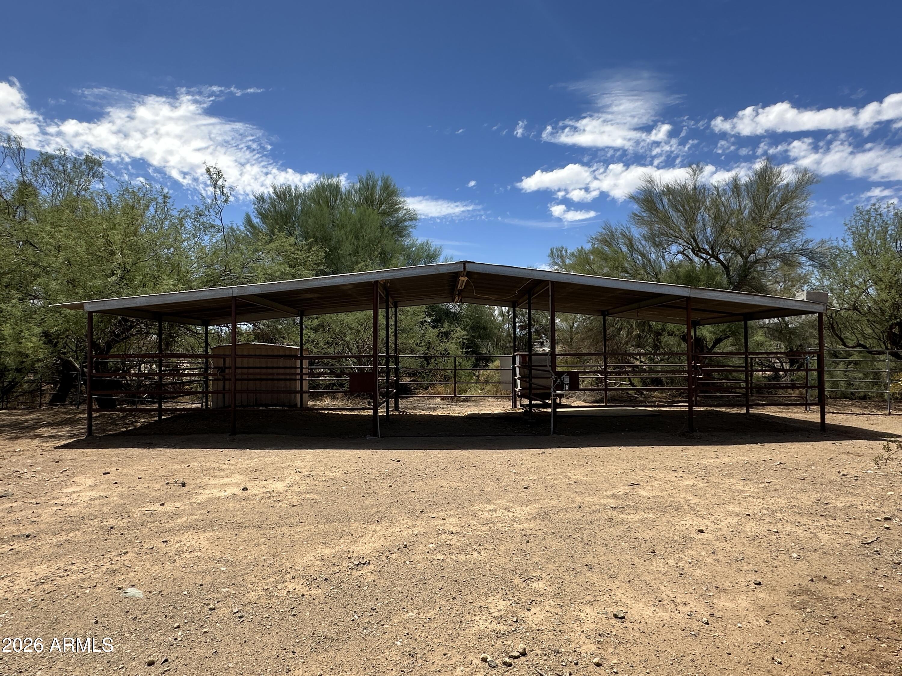 1328 East Maddock Road Phoenix, AZ 85086 - Photo 4 of 31 Horse Stalls