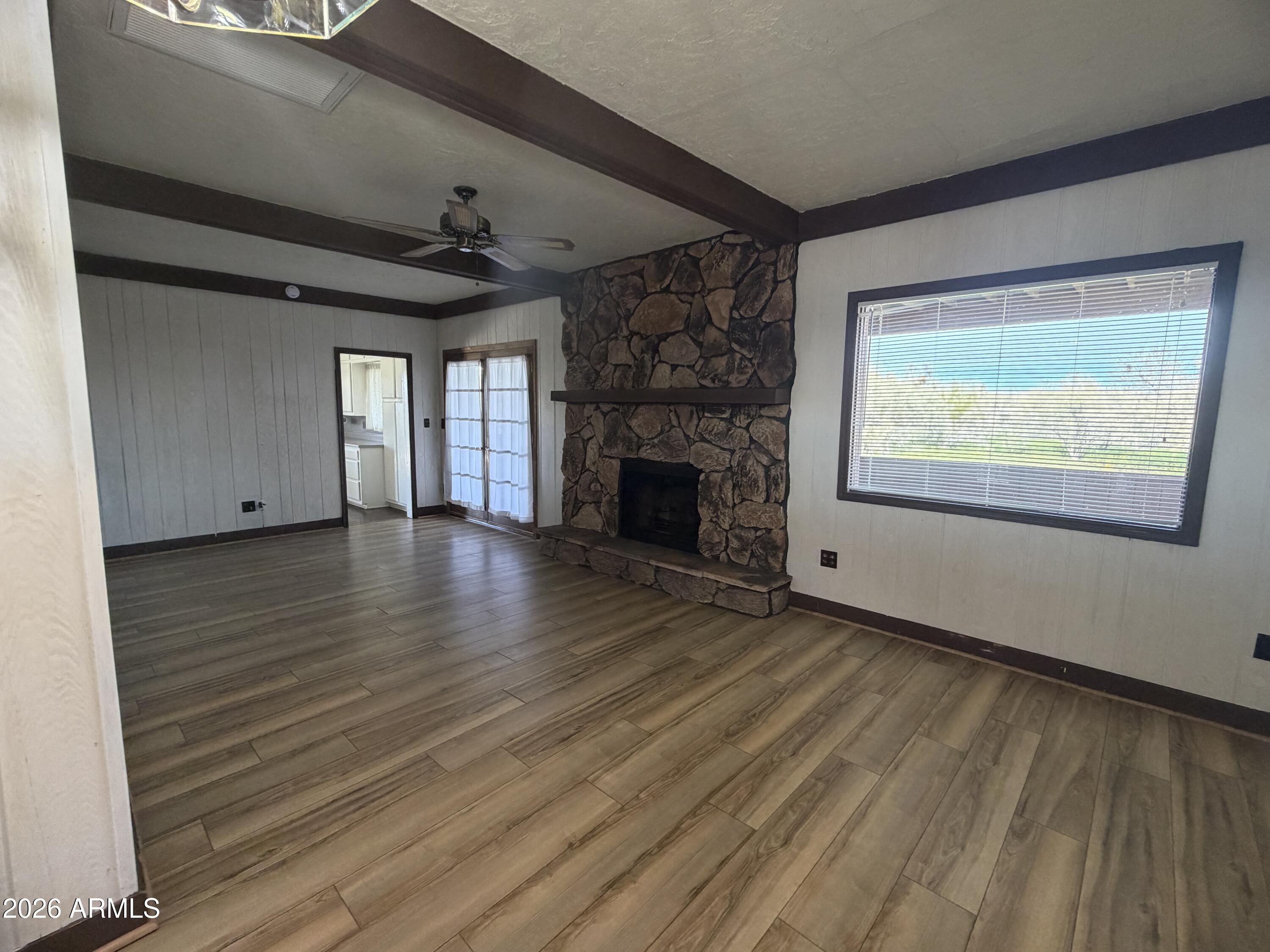 1328 East Maddock Road Phoenix, AZ 85086 - Photo 9 of 31 Living and Dining