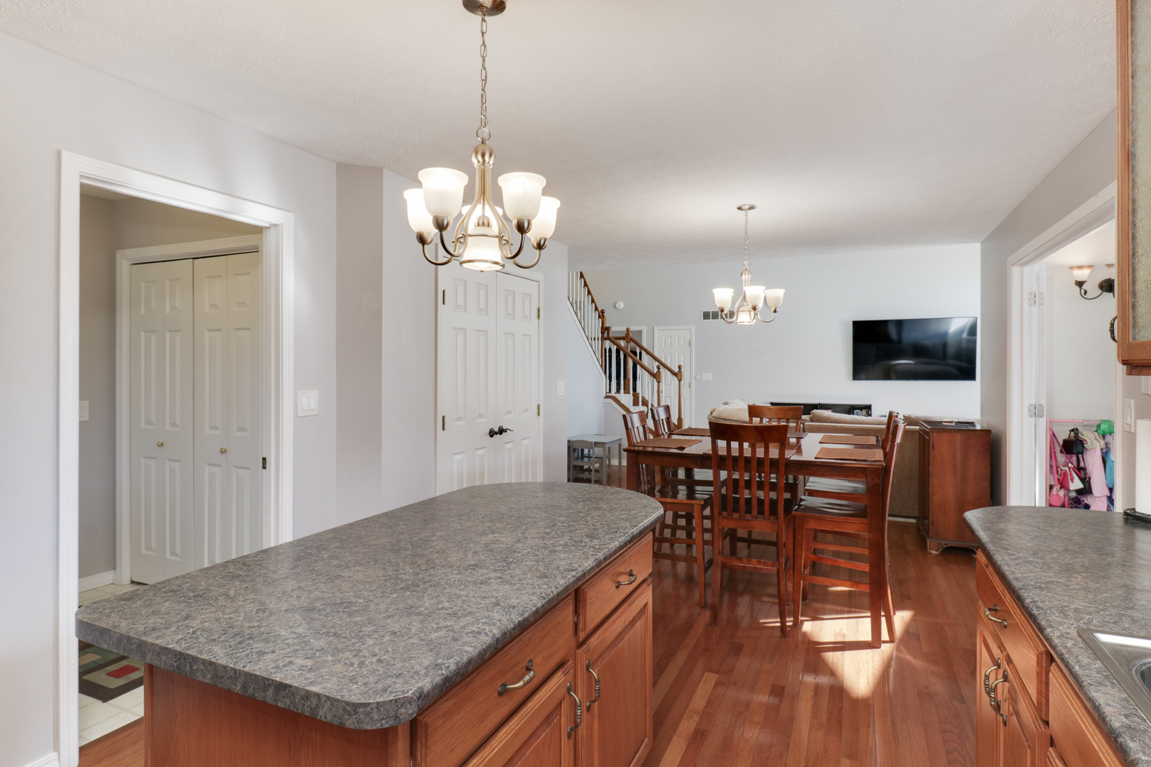 3301 Barrington Road Bloomington, IL 61704 - Photo 8 of 40 Gallery Image 8